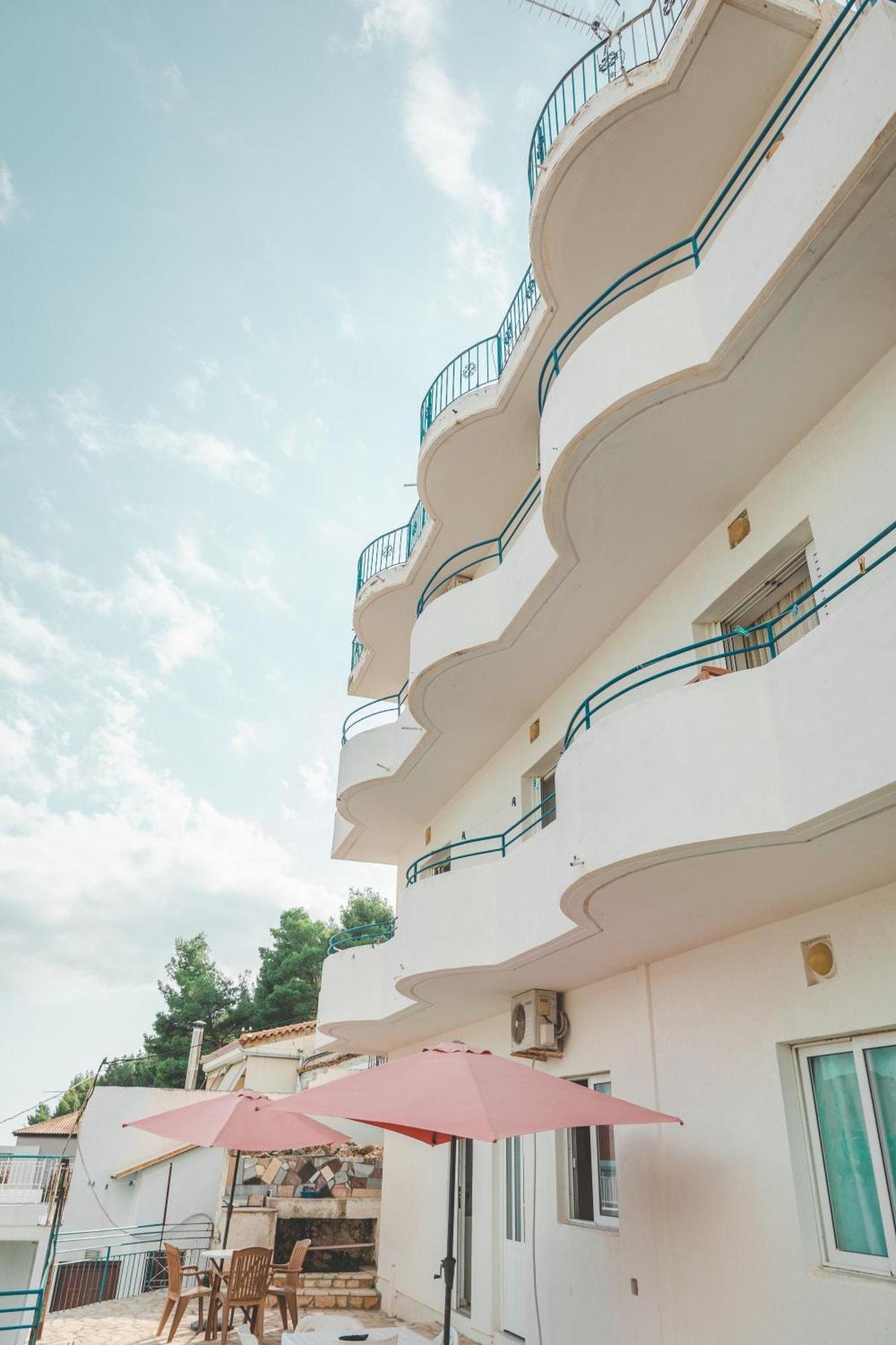 Rooms By The Sea Химара Экстерьер фото