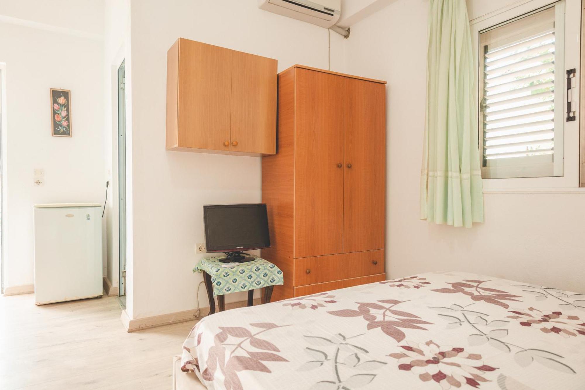 Rooms By The Sea Химара Экстерьер фото
