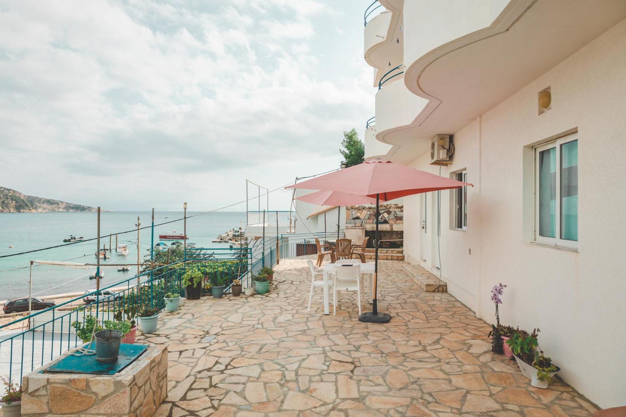 Rooms By The Sea Химара Экстерьер фото