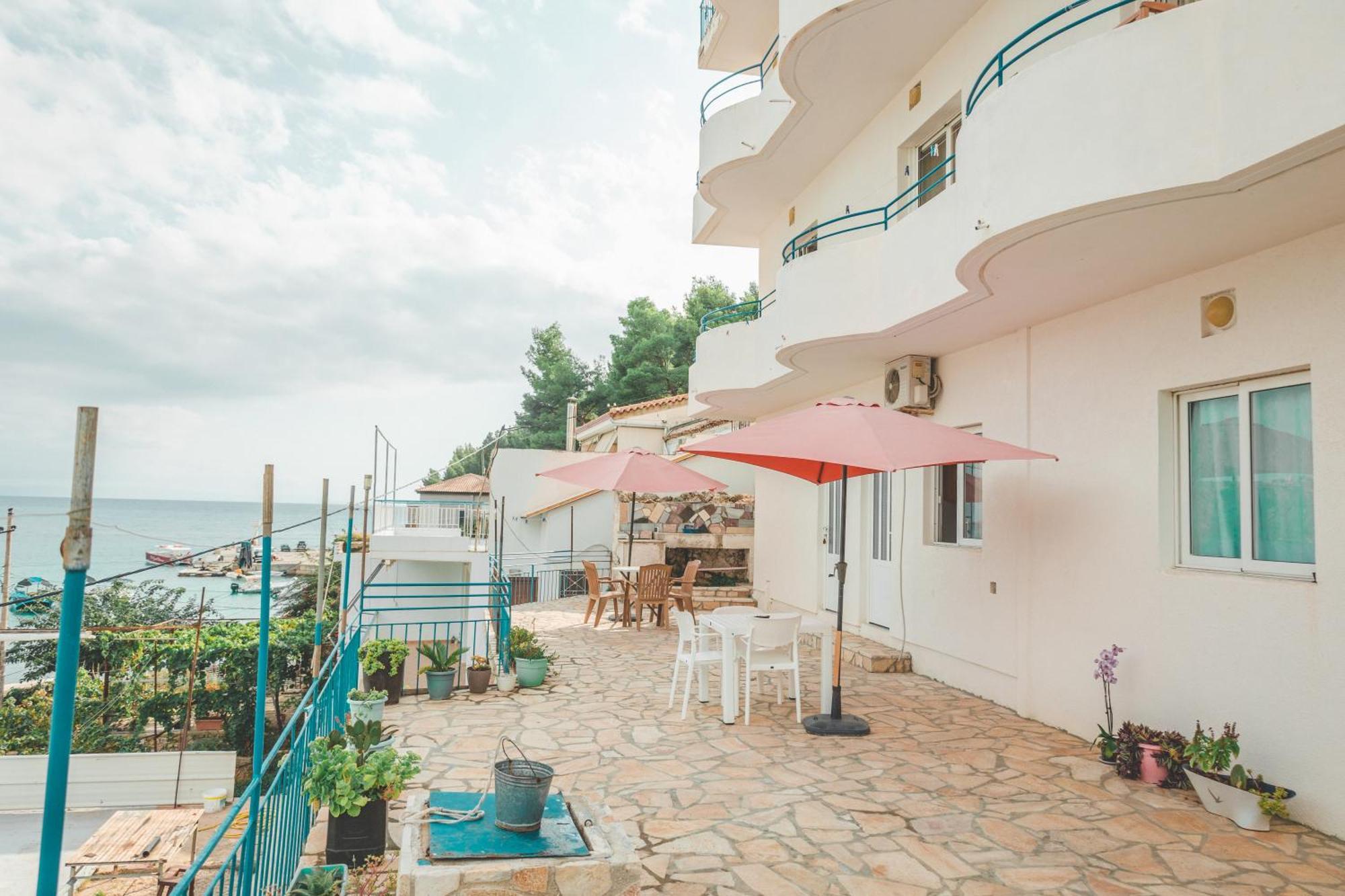 Rooms By The Sea Химара Экстерьер фото