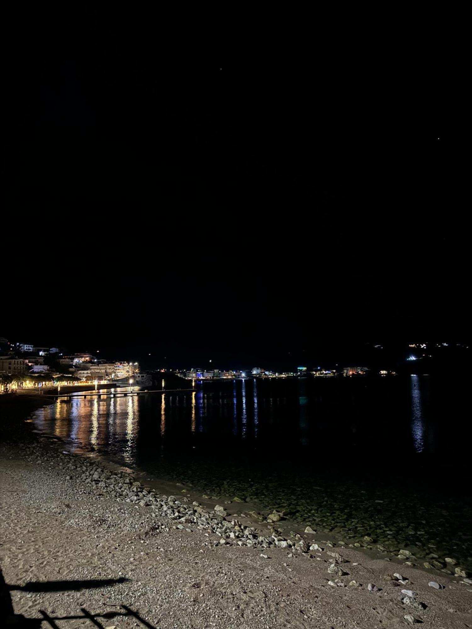Rooms By The Sea Химара Экстерьер фото